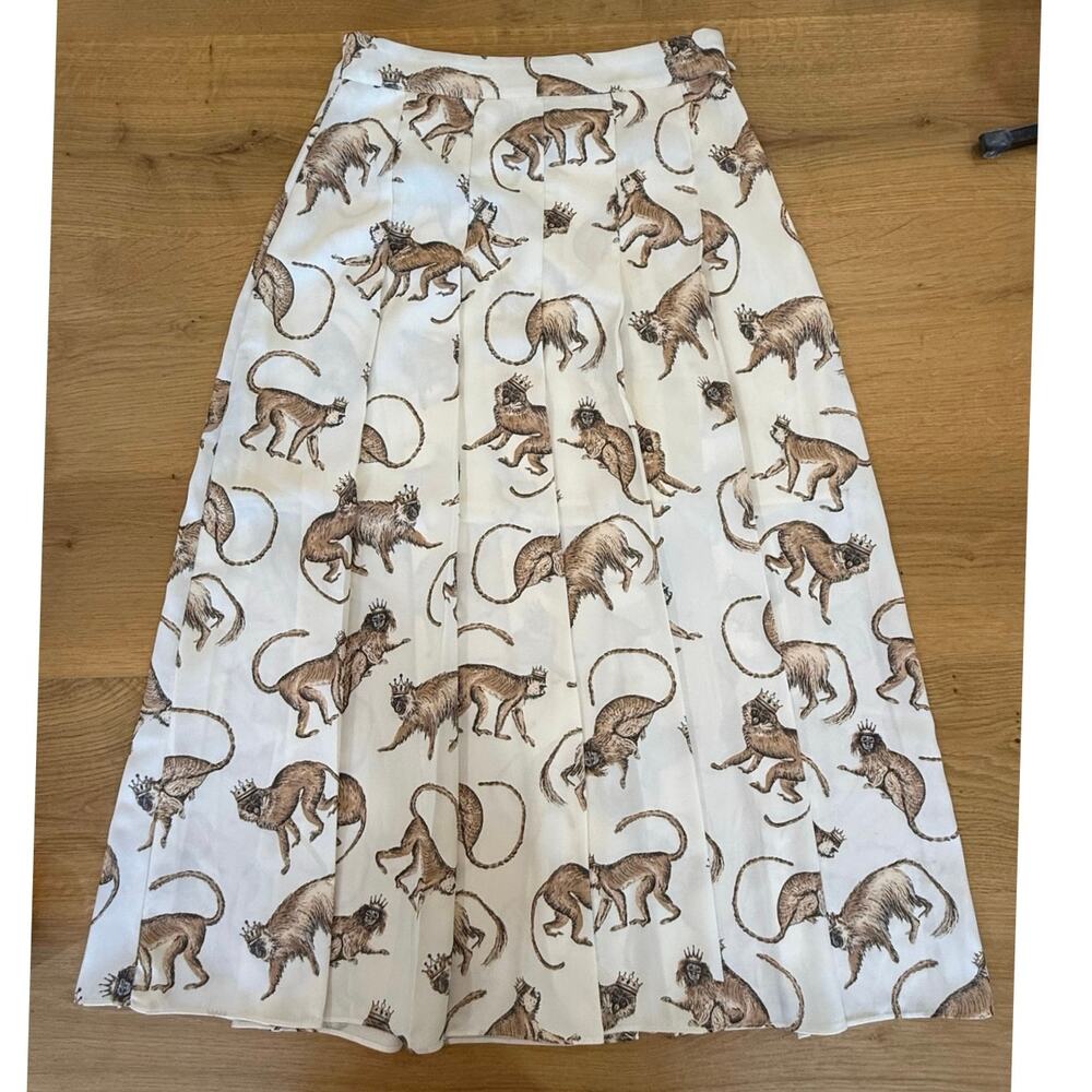 ⁠H&M Crowned Monkey Print Midi Skirt Pleated A-Line Cream Brown - Size 6⁠ / 36